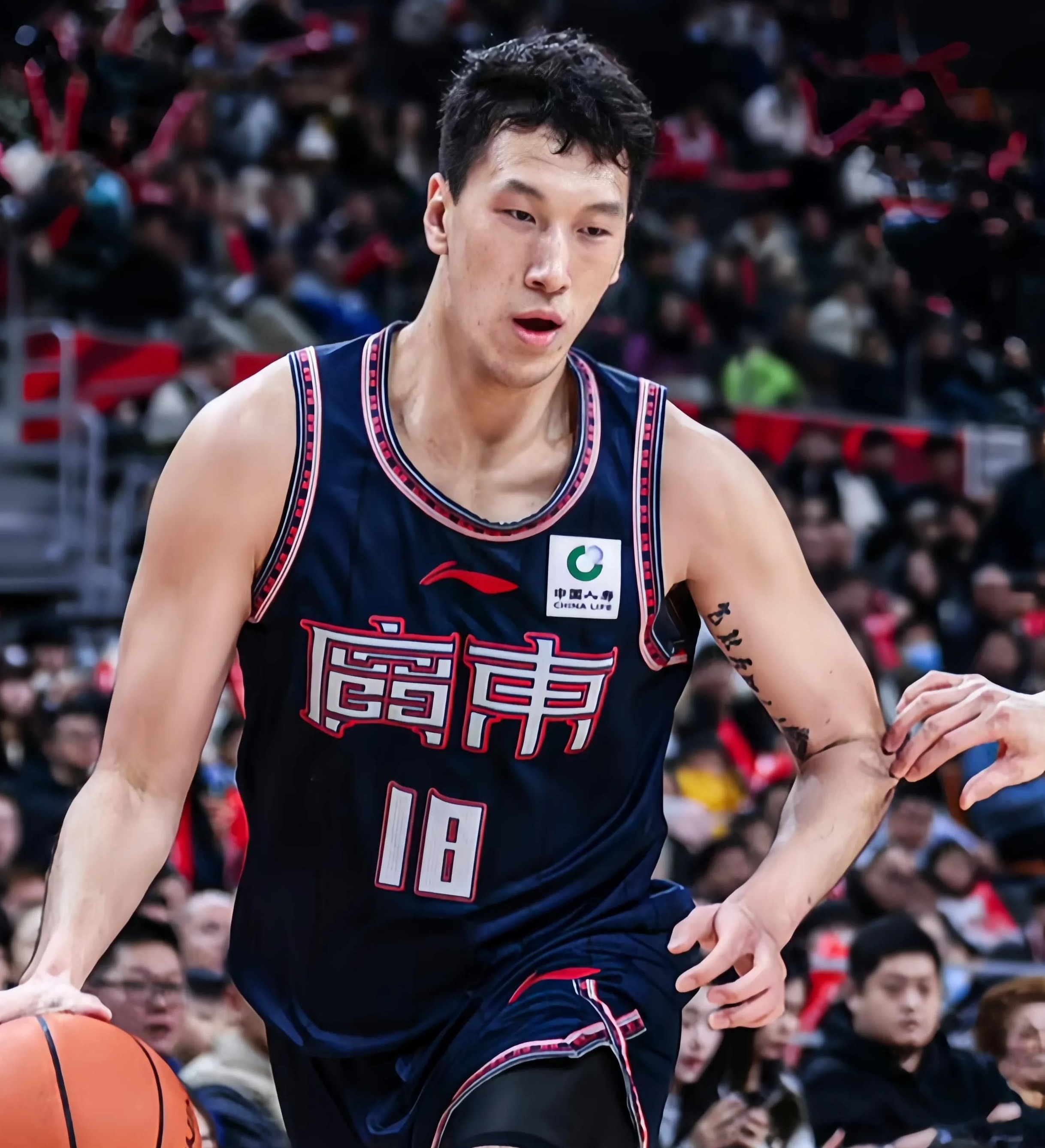 NBA夏联-中国男篮负黄蜂杨瀚森12分7失误6犯(中国男篮战胜黄蜂阵容)