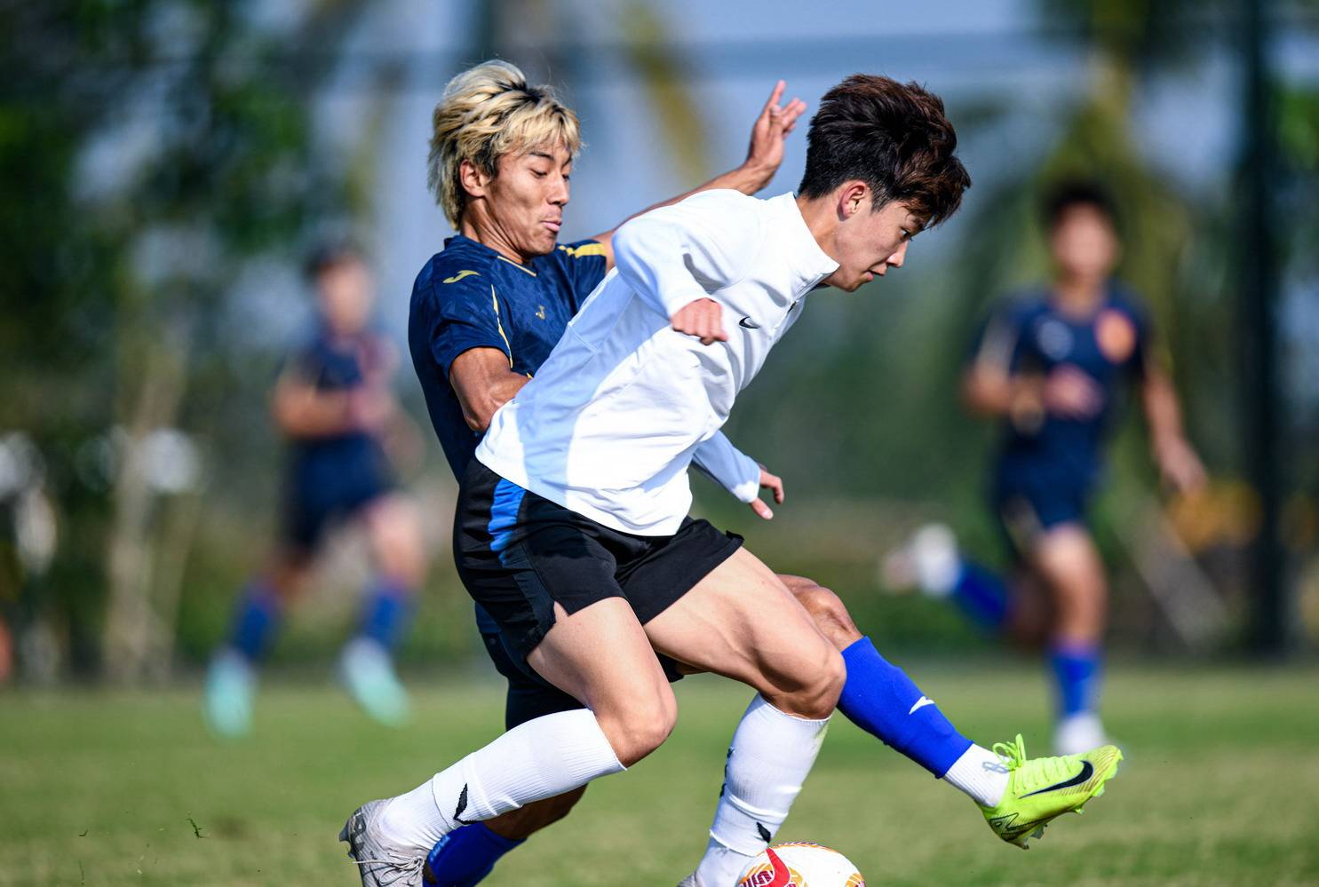 包含大连英博引援遭球迷催，李国旭重用年轻人，U16国脚试训或成新拼图的词条
