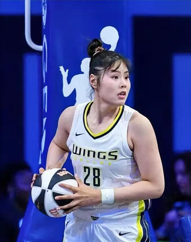 九游体育官网-转会飞翼后首秀！李月汝2分2板2助正负值+9